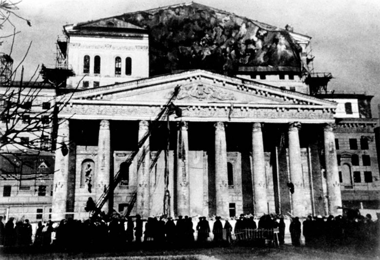 6697 Маскируют Большой театр.jpg 6697 Маскируют Большой театр.jpg